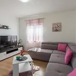 Gorgeous Home In Pula With Wifi
