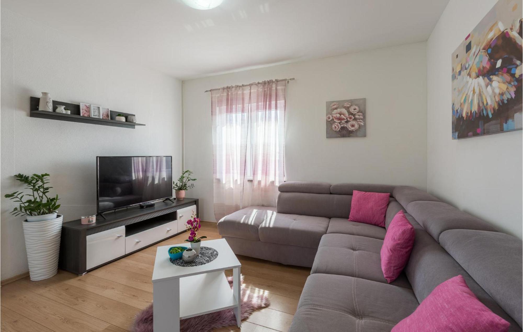 Ferienhaus Gorgeous In With Wifi Pula
